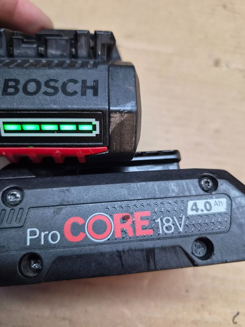 Bosch Akkus: 2 Bosch Akkus 18V 4Ah Procore gebraucht – Gebraucht aus Reutigen von beore 3