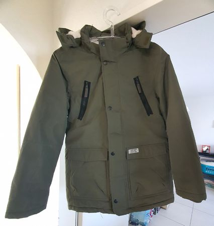 Winterjacke gefüttert olivgrün Grösse 164 guter Zustand