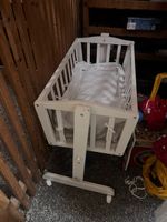 Schickes Baby Bett Wiege mit schaukel funktion