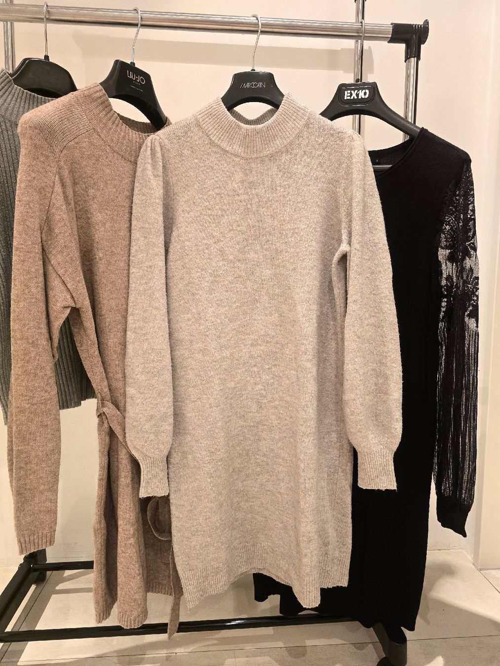 Only Lots de vêtements: Kleiderpaket "Strickkleider" Gr.S Only – D'occasion à Rorschacherberg par Olgamedved 4
