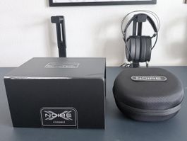 Dan Clark Noir X Closed