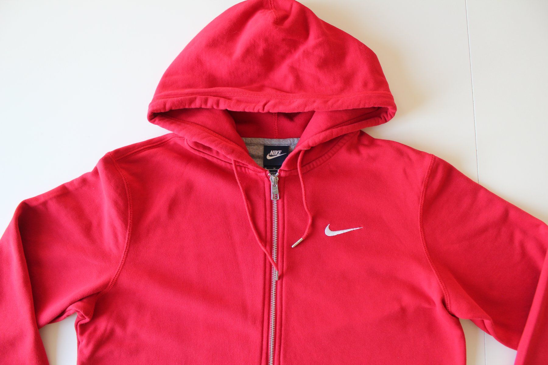 Nike Jacken: Veste zippée Nike rouge  t. M – Gebraucht aus Peseux von Gilloss 1