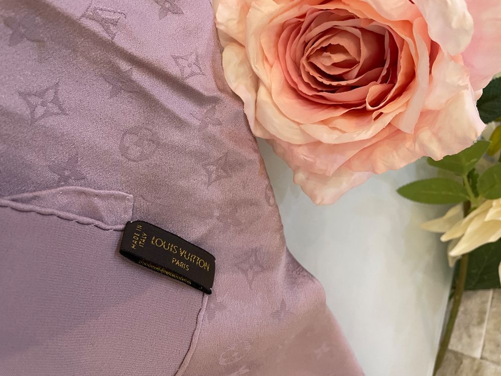 Yves Saint Laurent Seiden Schal (Gebraucht) in Hochdorf für CHF 35