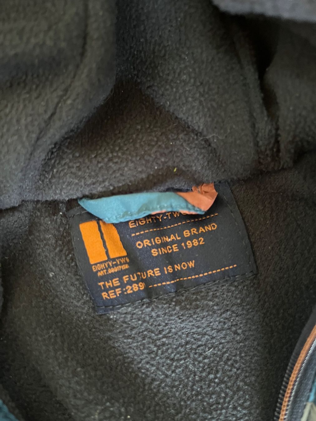 Jacken & Mäntel: Süsse Dino-Jacke in Grösse 80 – Gebraucht aus Riedholz von Charlie_2007 4