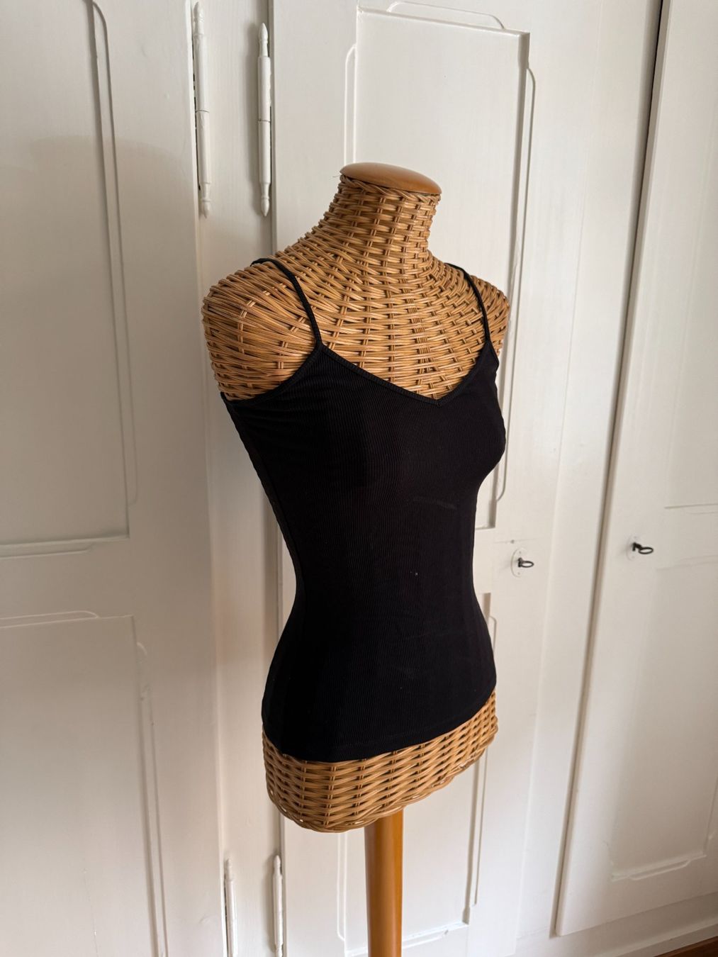 H&M Tops: Trägertop schwarz gerippt XS – Gebraucht aus Zürich von Diazaio 1