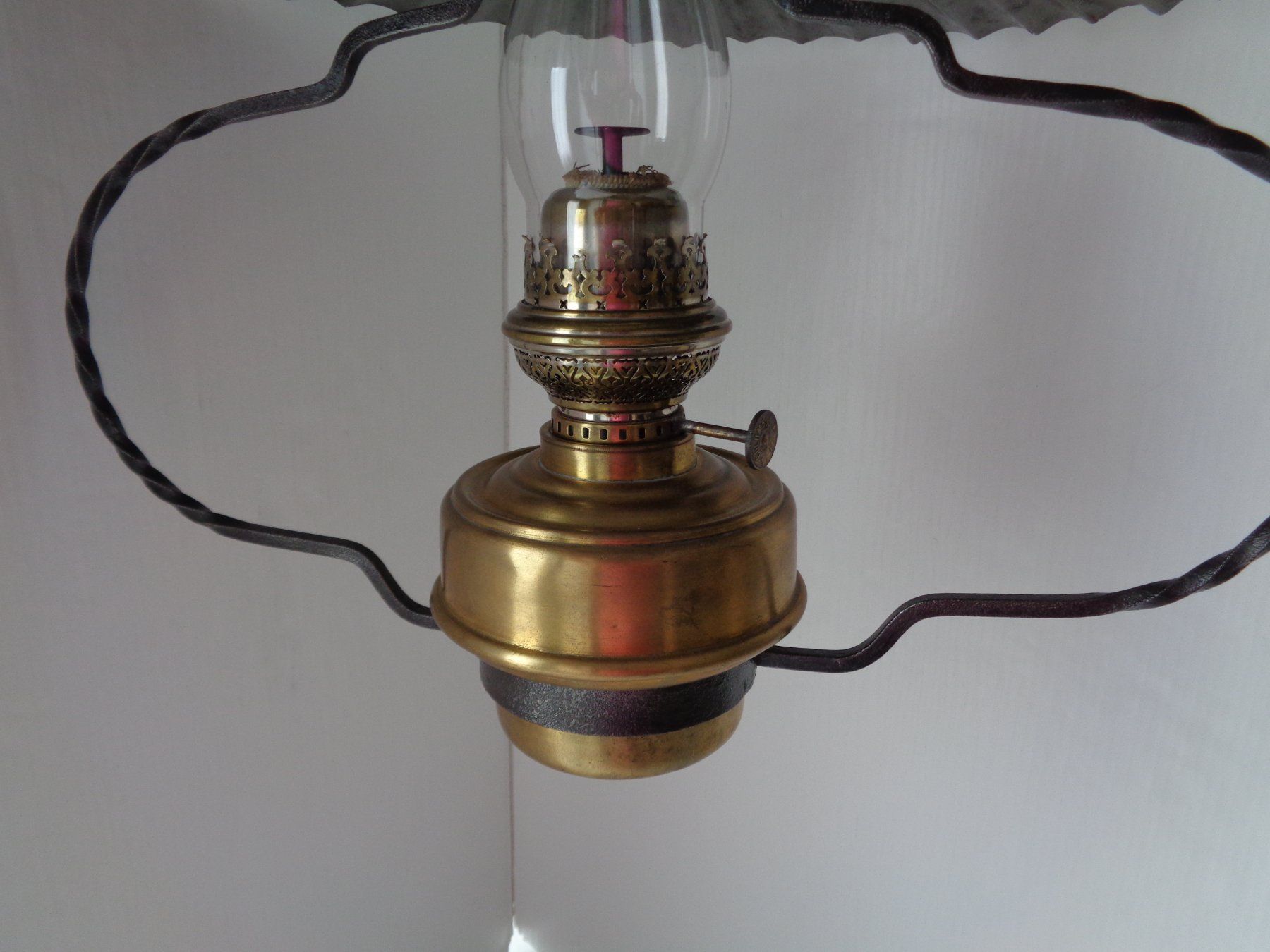 Lampade: Antike Petrollampe handgeschmiedet – Usato da Chur venduto da omonia 3