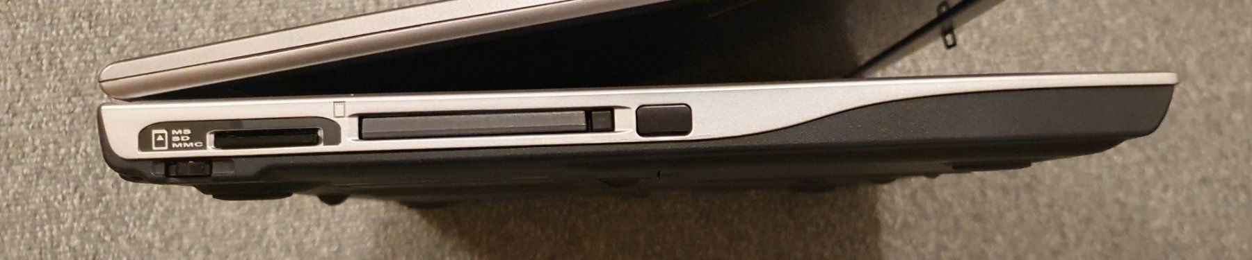 Fujitsu Notebook: Fujitsu Amilo M7400, Bodi Linux – Usato da Winterthur venduto da E-Frosch 5