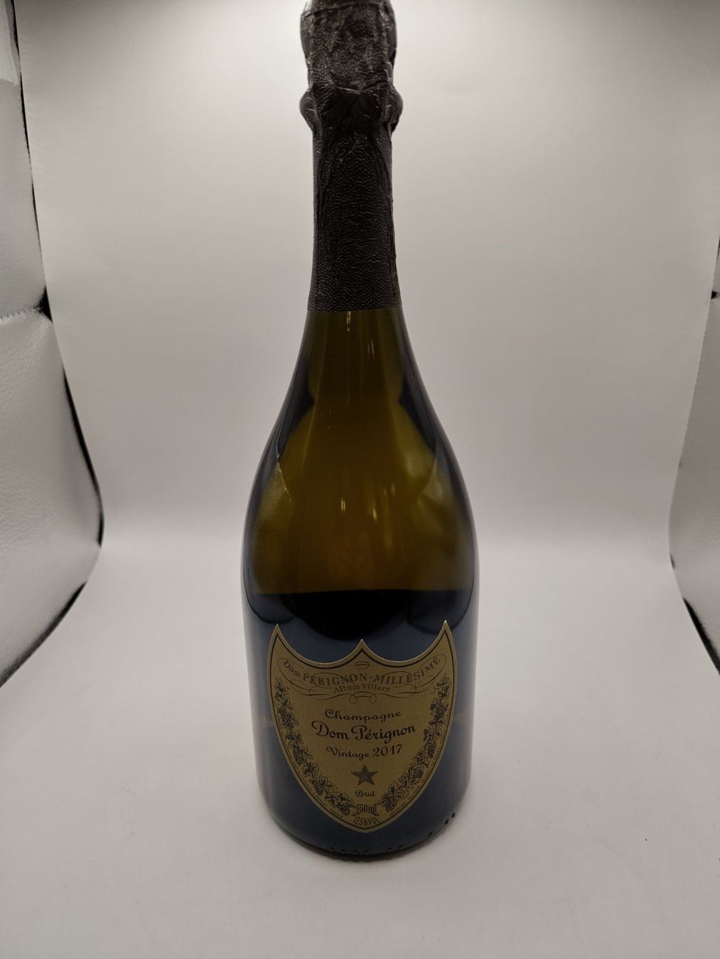 Dom Pérignon Spirituosen: Dom Pérignong - Champagne Vintage 2017 – Neu und originalverpackt aus Dällikon von Retouren_Resale