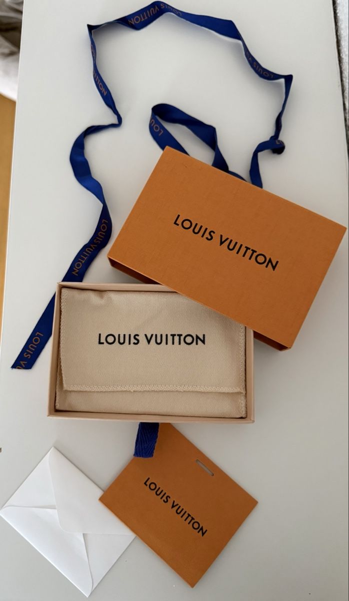 Tutte le decorazioni: ORIGINAL LOUIS VUITTON GESCHENKBOX SET KLEIN – Nuovo (secondo la descrizione) da Rorschacherberg venduto da drdupor