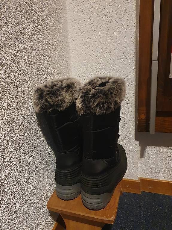Scarpe da donna: Winter Stiefel  gr 42  – Usato da Häutligen venduto da manu-abc