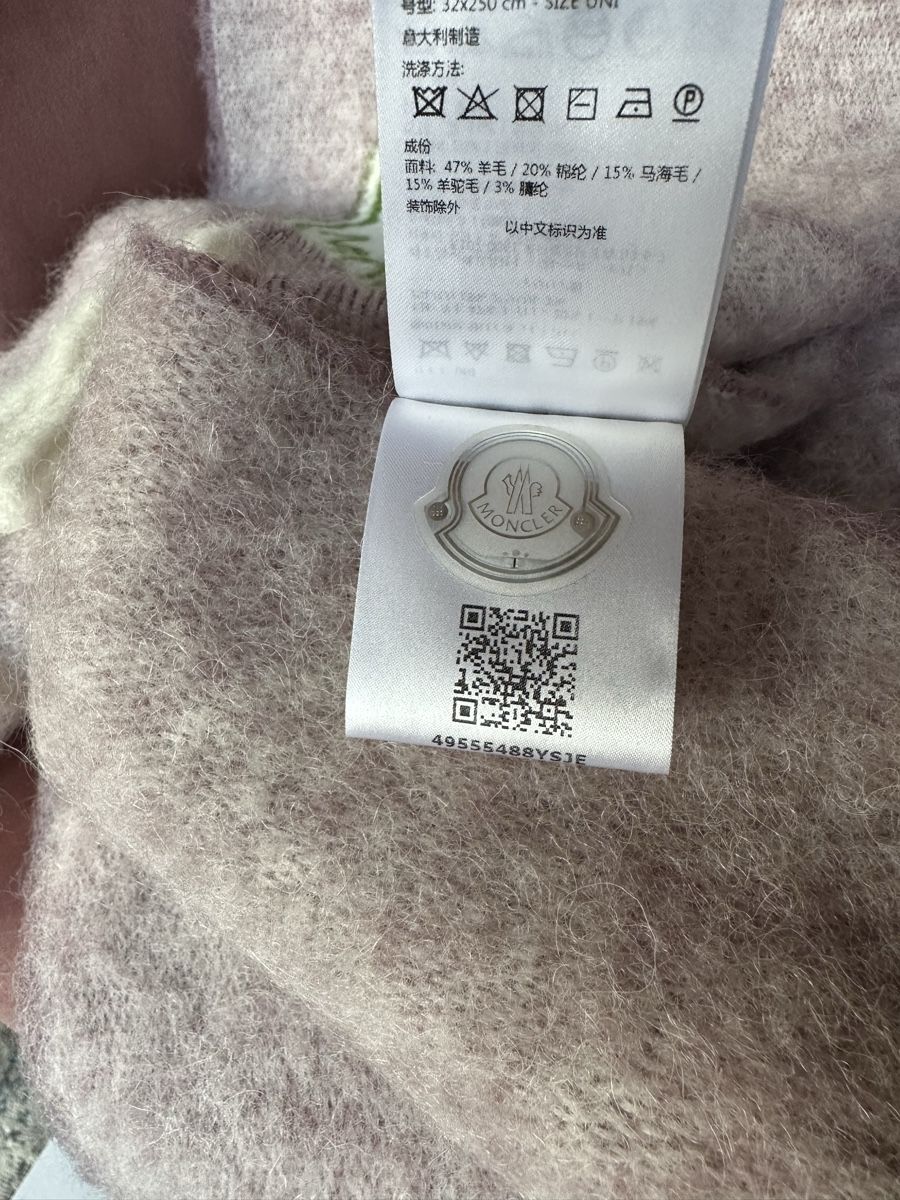 Moncler Foulard & Sciarpe: Moncler Wool Scarf, Excellent Condition! Complete Set! – Nuovo (secondo la descrizione) da Spreitenbach venduto da Wa-C789 2