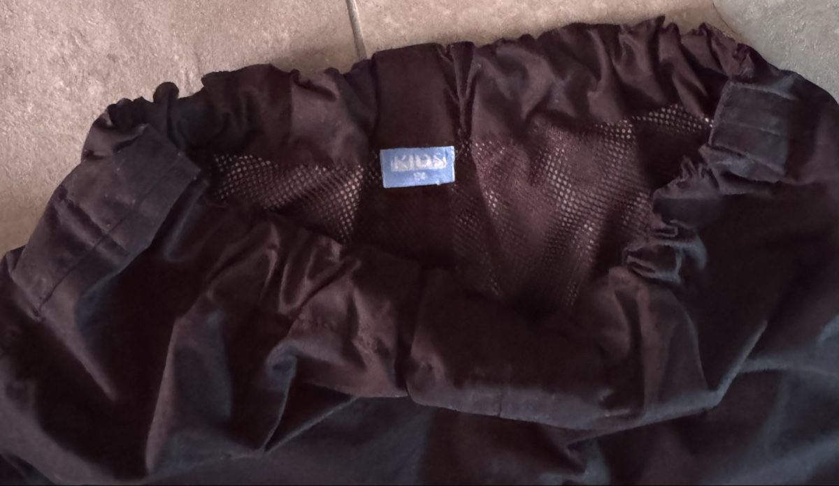 Hosen: Regenhose Gr. 134 – Gebraucht aus Buchs SG von Scheni71 2
