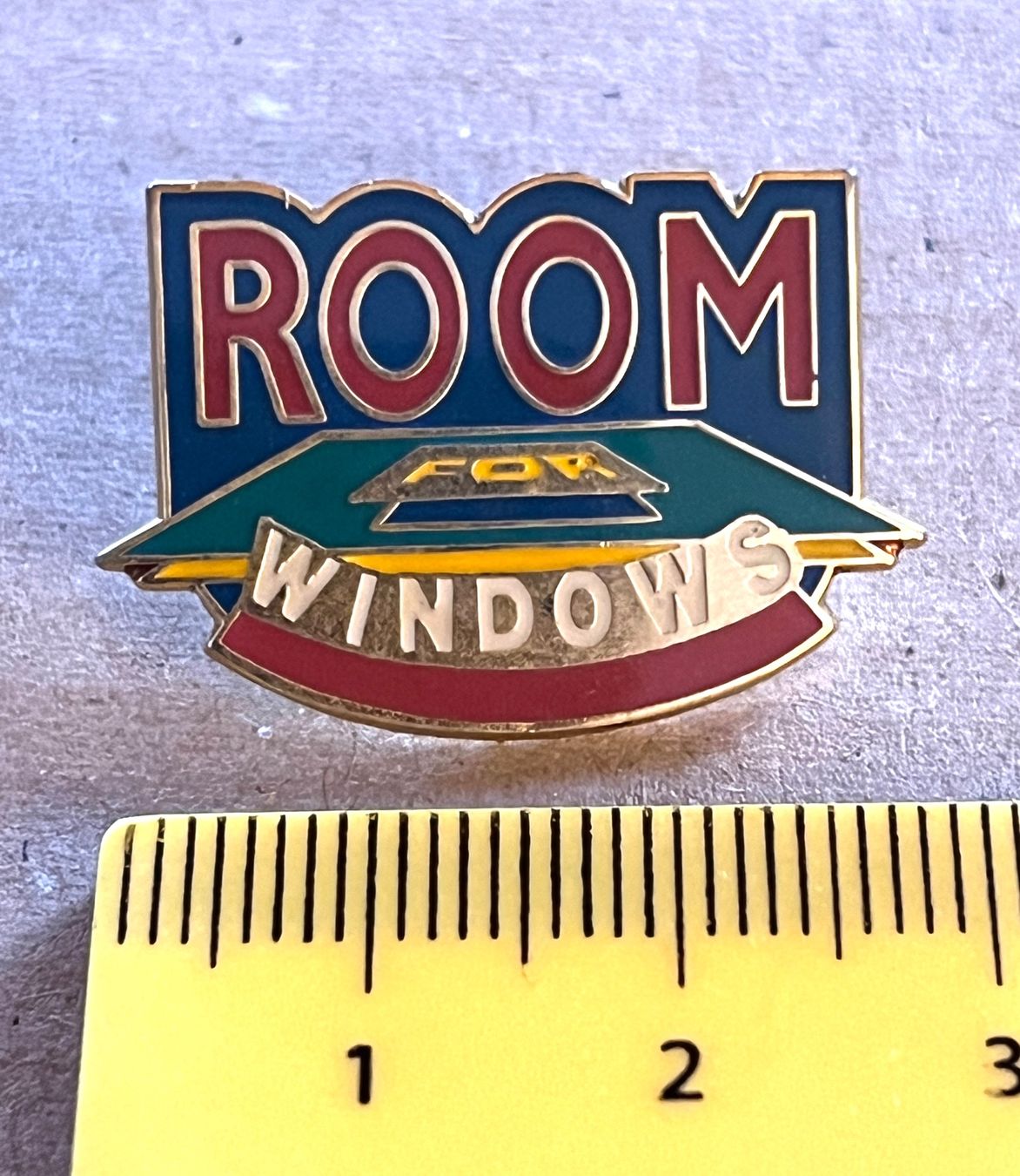 Placchette & Badge: Pin - ROOM for Windows – Usato da Renan BE venduto da johncactus