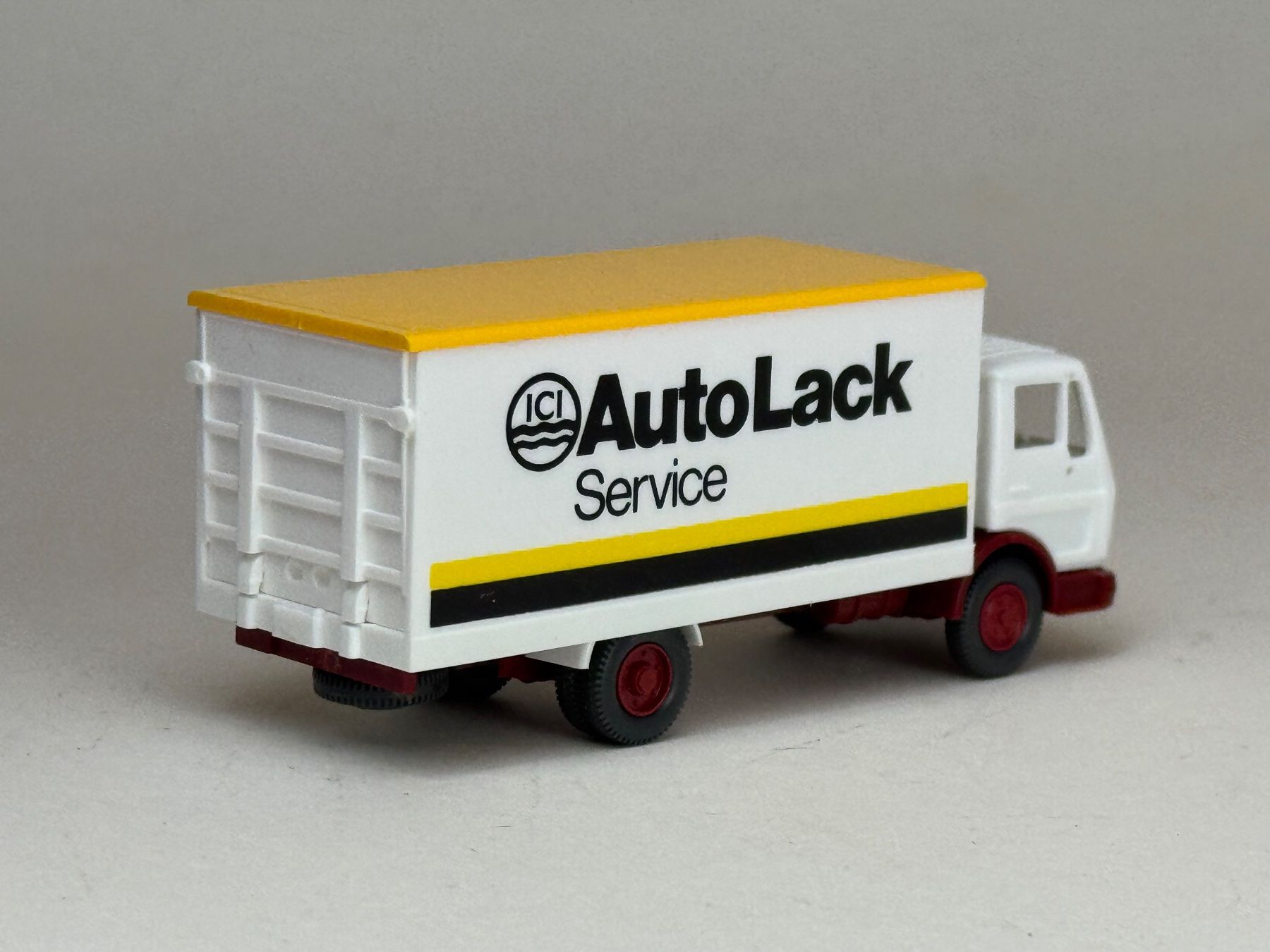 Wiking Modellini d'auto: Wiking Mercedes Koffer Autolack – Usato da Elm venduto da Wikmtz 1