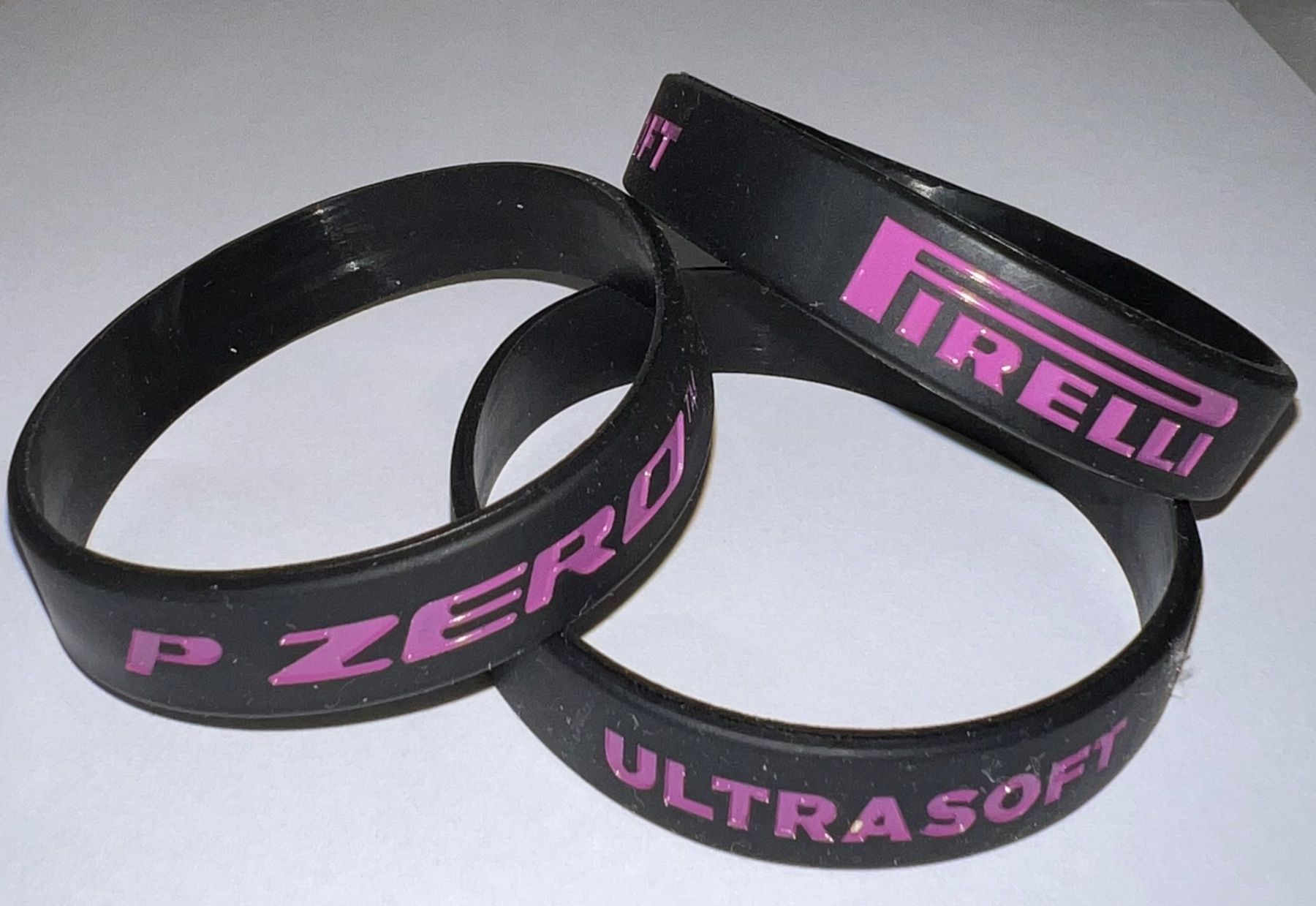 Bracciali & Braccialetti: Pirelli P Zero Ultrasoft Silikon-Armband – Nuovo (secondo la descrizione) da Aarburg venduto da Moto.fans.swiss