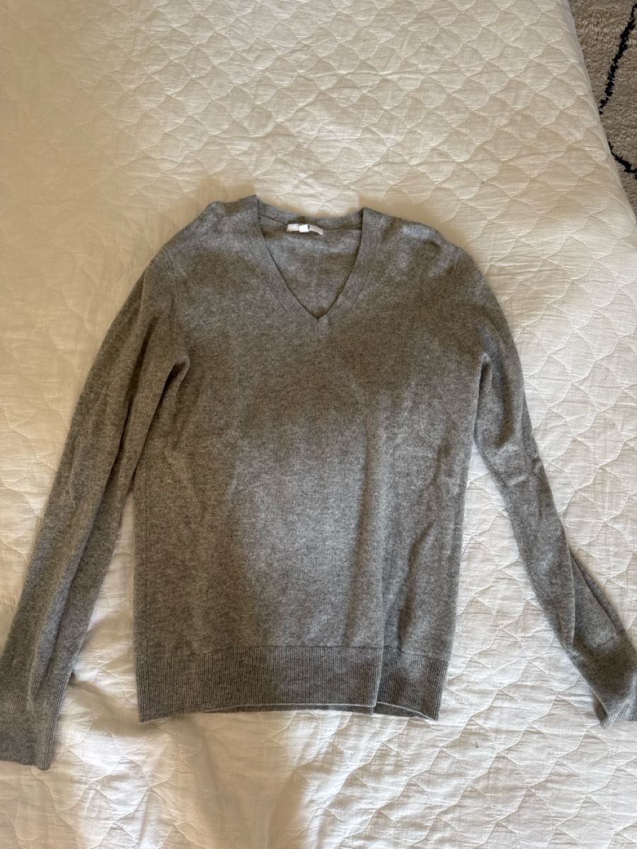 Uniqlo Maglioni & Felpe: Pull en cachemire Uniqlo gris taille M - impeccable! – Usato da Genève venduto da Cicin