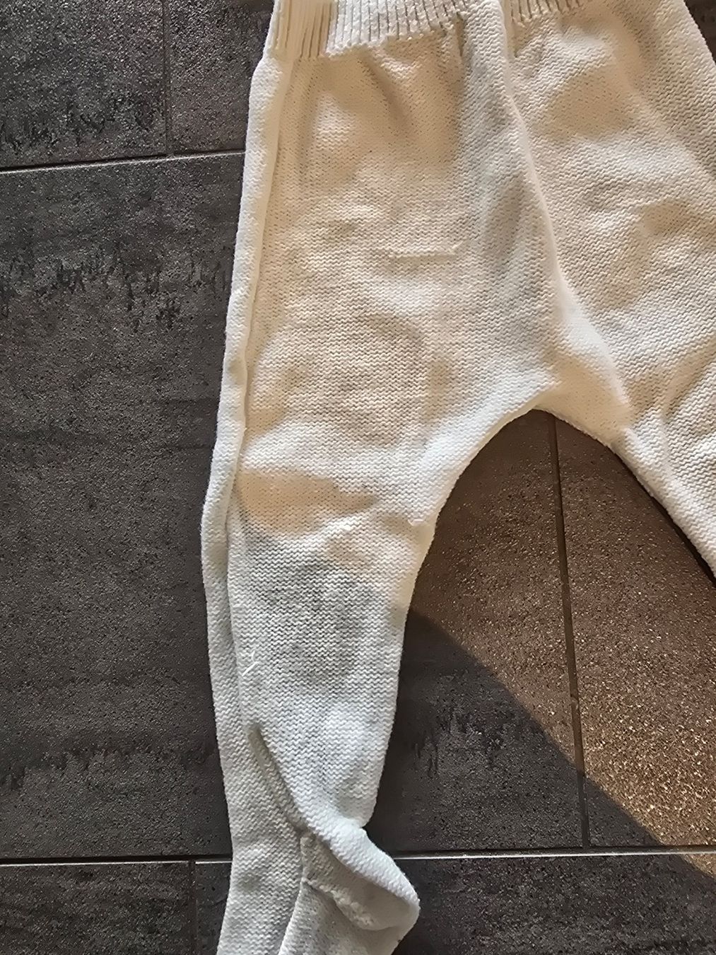 Zara Lotti & Set di vestiti: Baby Strick Set, Naturweiss, Grösse 68 – Usato da Rotkreuz venduto da Viomia 1