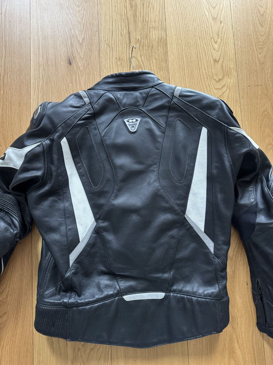 IXS Giacche: Veste de moto IXS taille 54 – Usato da Neyruz FR venduto da clumsy12