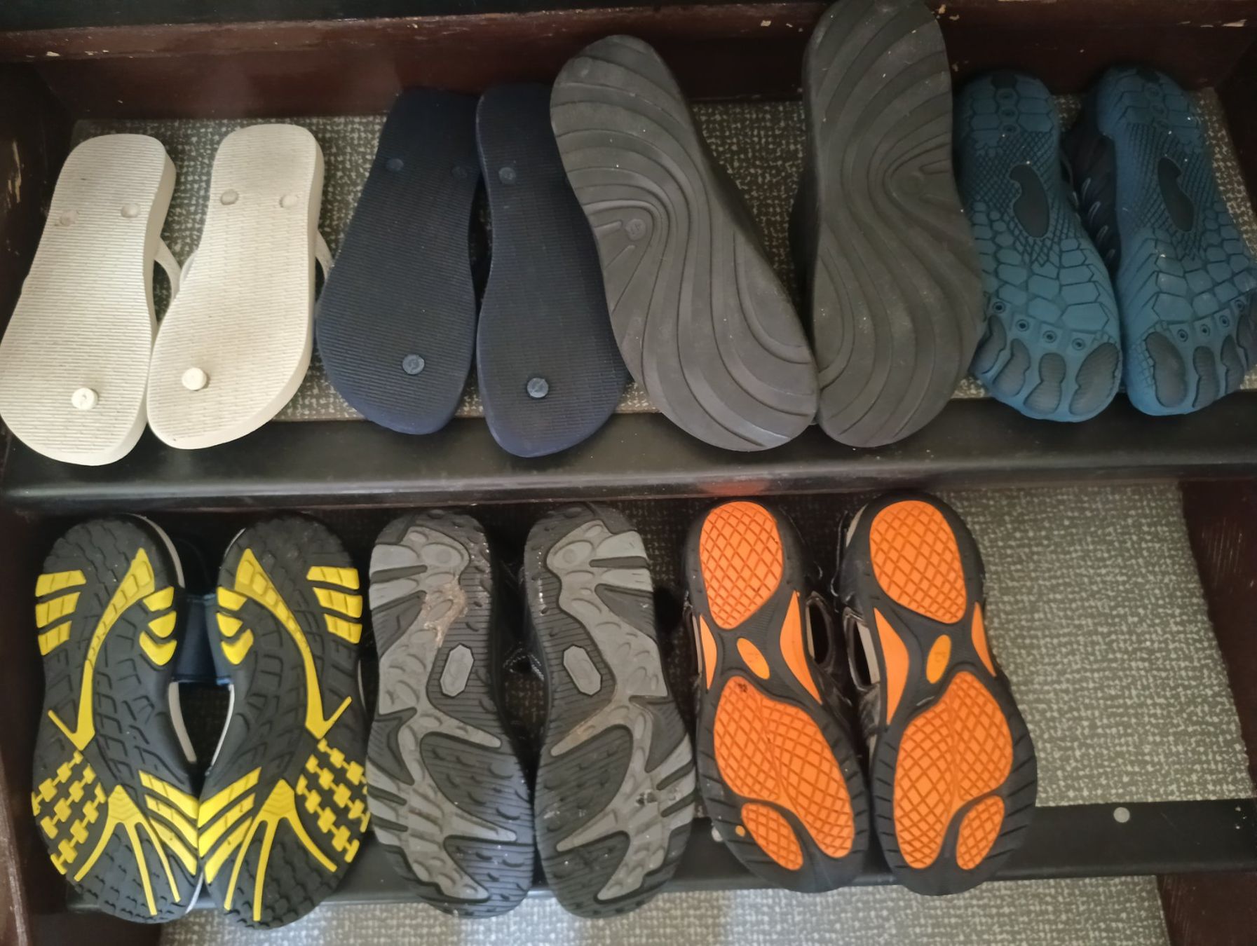Scarpe da uomo: Lot sandales/tongues – Usato da St imier venduto da Rieju23 1