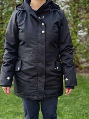 Damen Winterjacke schwarz mit Kapuze guter Zustand Grösse S