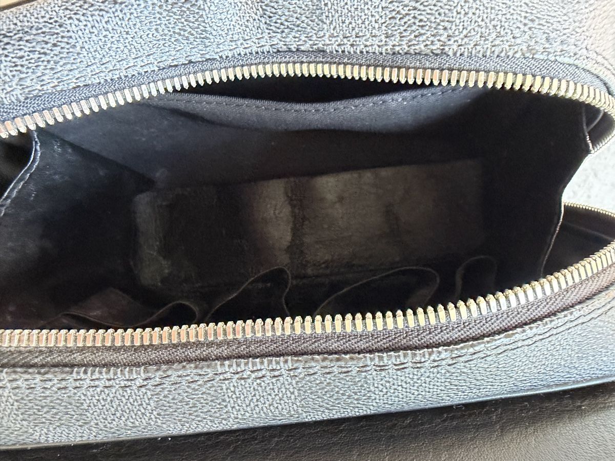Louis Vuitton Taschen: Louis Vuitton Kulturtasche Leder 22cm – Gebraucht aus Bubikon von Mtr1608 4
