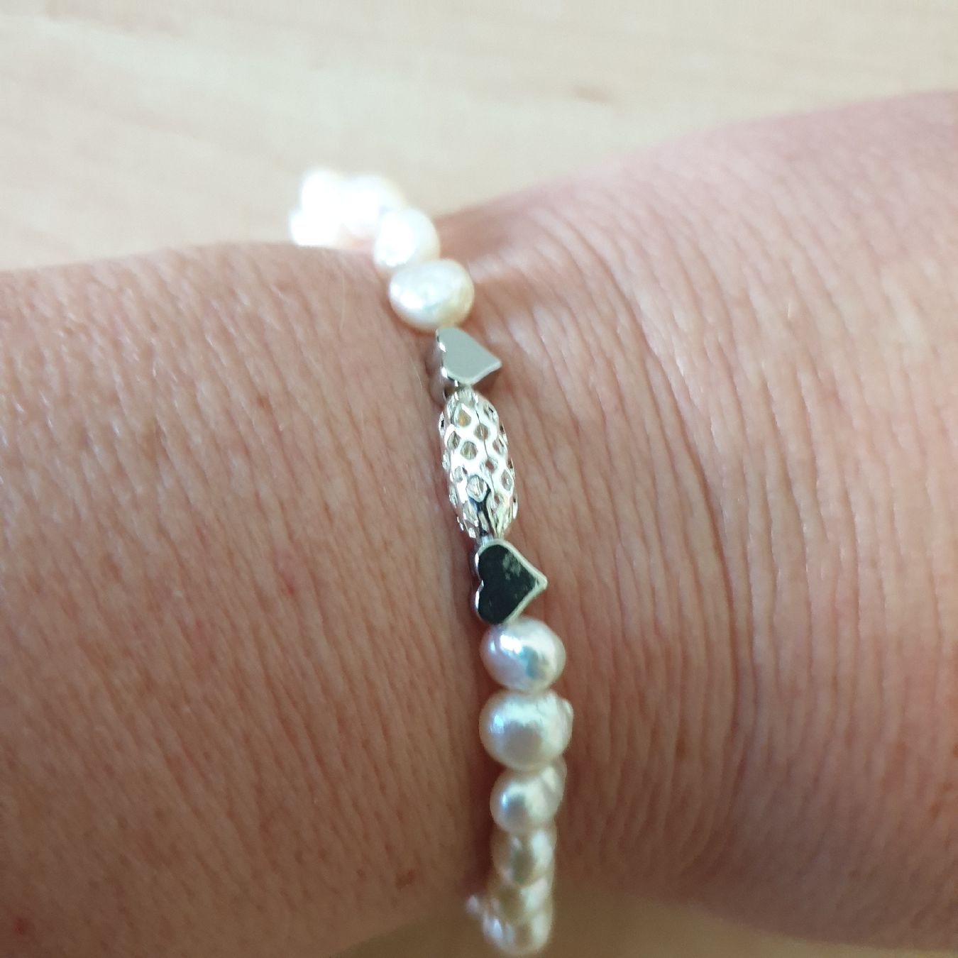 Bracciali & Braccialetti: Süsswasser Perlen Elastarmband mit Herz Länge 18cm Neu – Nuovo (secondo la descrizione) da Winterthur venduto da katzen07 2