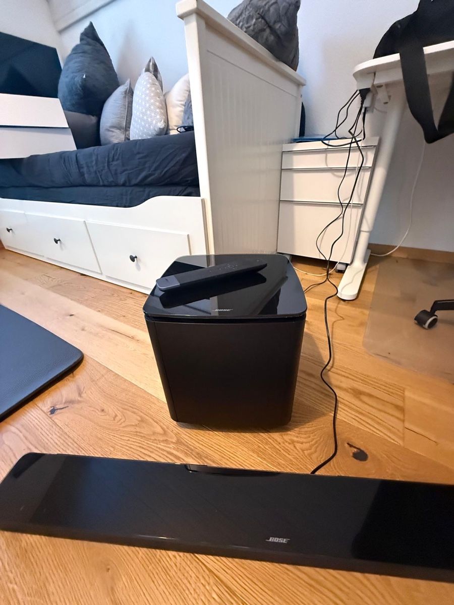 Bose Home Cinema: Bose Soundbar 700 mit Bass Modul 700 – Usato da Müswangen venduto da Vickylentsch 2