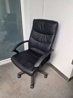 Bürostuhl schwarz mit Armlehnen – bequem & funktionstüchtig