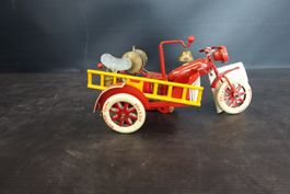 Blechmotorrad mit Beiwagen, Feuerwehr, Handarbeit