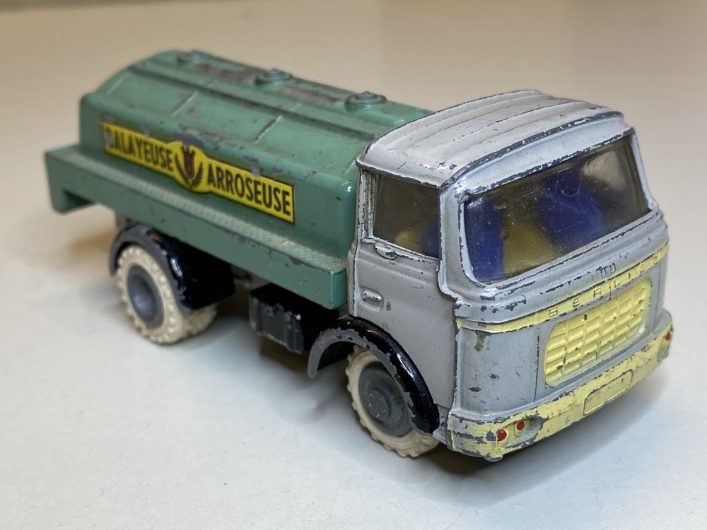 Ancien Camion Balayeuse Arroseuse Fj Jouet Gmc • EUR 35,00