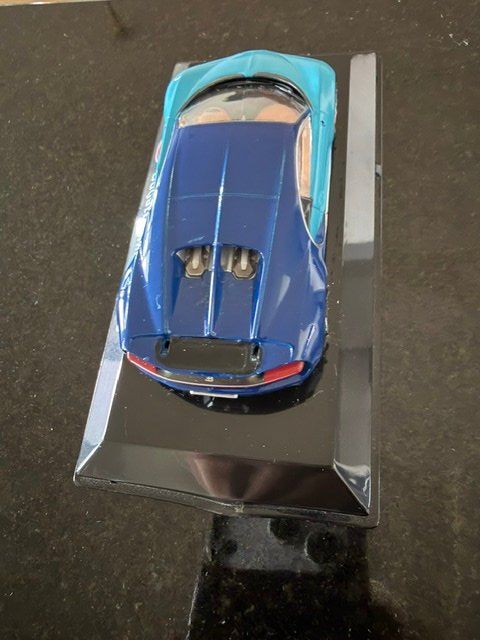 Bugatti Modellini d'auto: Bugatti Chiron seit 2016 hellblau / dunkelblau 1:43 Altaya – Usato da Wabern venduto da adamovski 5