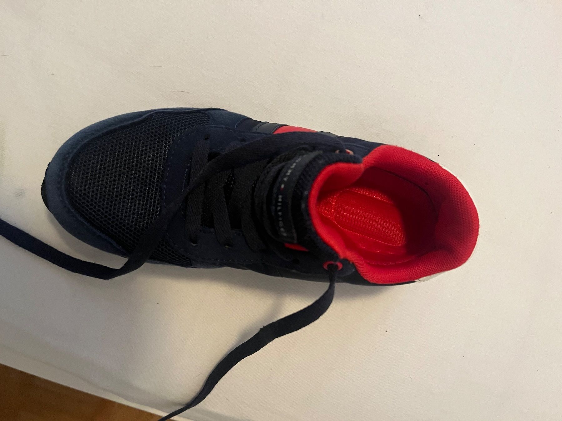 Tommy Hilfiger Scarpe per ragazzi: Tomyhilfiger Turnschuhe Gr. 33! – Nuovo (secondo la descrizione) da Baden venduto da Sandra148 8