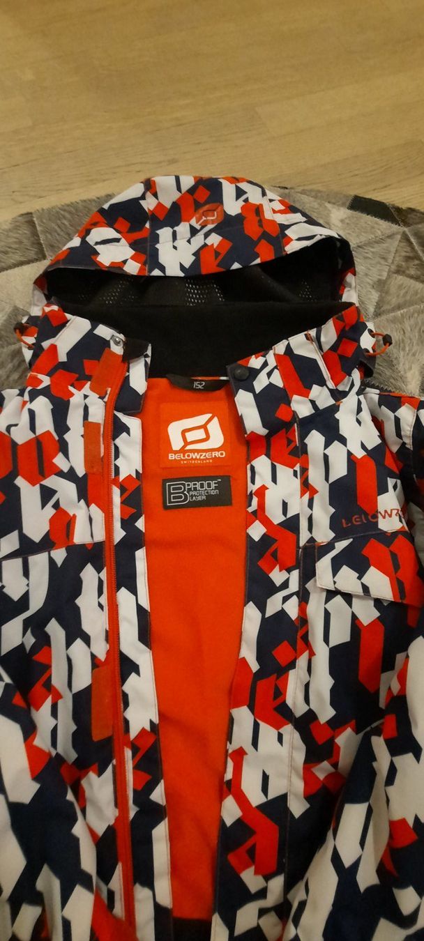 Jacken & Mäntel: Ski oder Winter Jacke Jungs von Below Zero, gr 152 – Gebraucht aus Rupperswil von Tynna 1