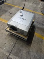 Beamer Sanyo PLC-XF31