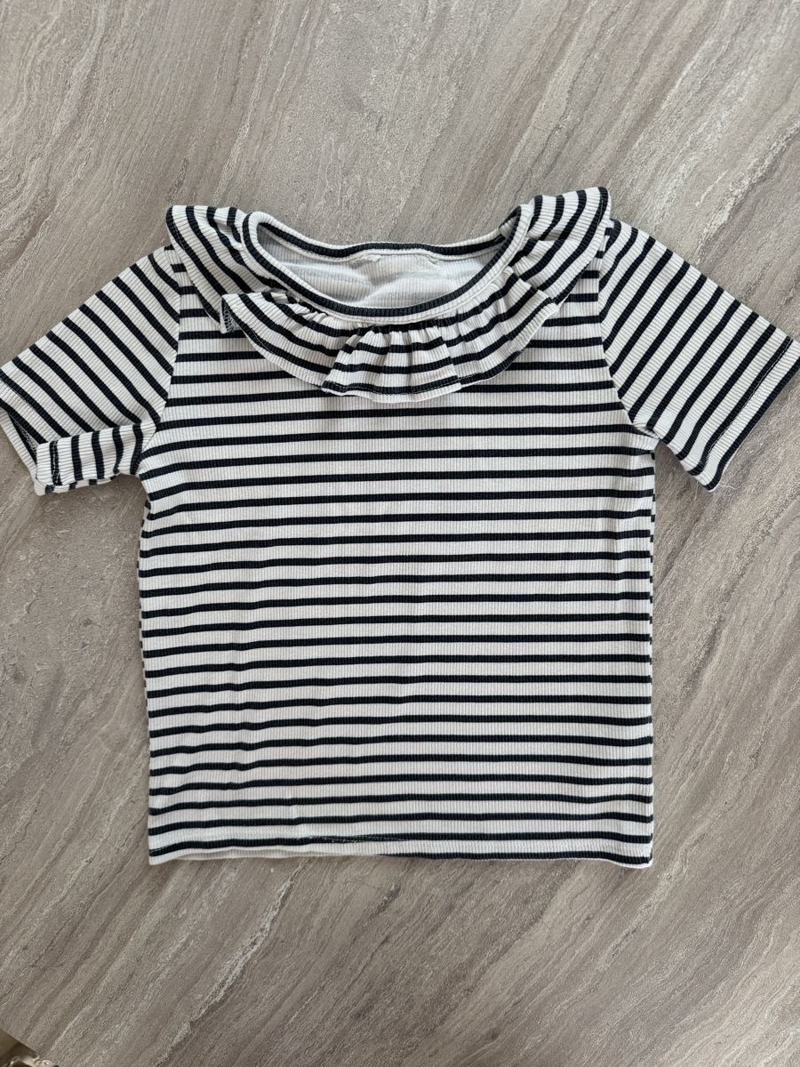 H&M Blouses, T-shirts & Tops: Mädchen Oberteil 104 H&M – D'occasion à Galgenen par Vintluxe