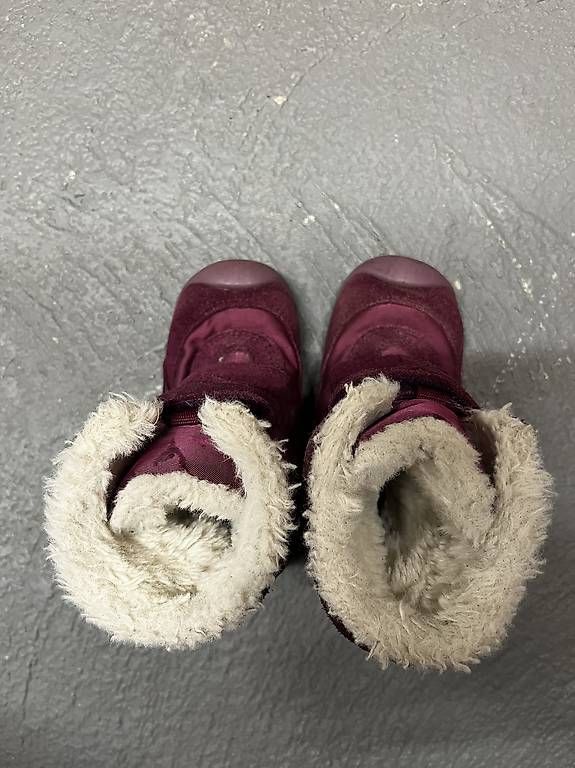 Scarpe per ragazzi: Kinder Winterstiefel - Grösse 22 – Usato da Grüningen venduto da Zani87 1