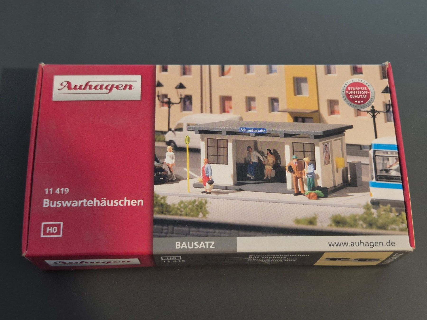 Auhagen Modellini di ferrovie: Buswartehäuschen – Nuovo e nell'imballaggio originale da Nendeln venduto da dresinle