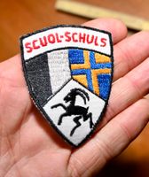 VINTAGE Badge SCUOL - SCHULS nos ST. GALLER STICKEREI