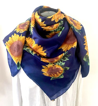Schönes Seidentuch Foulard mit Sonnenblumen-Muster 104x108cm