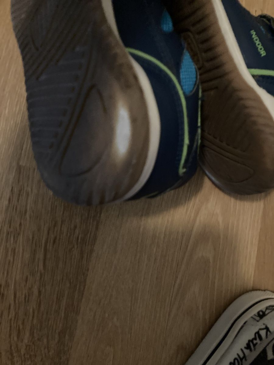 Scarpe per ragazzi: Kinder Sneaker, Turnschuhe Gr. 30 – Usato da Emmenbrücke venduto da JJ_89 3