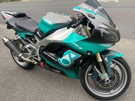 Yamaha R1/ 1999/ 91'000km/ Petronas Bemalung/ div. Umbauten