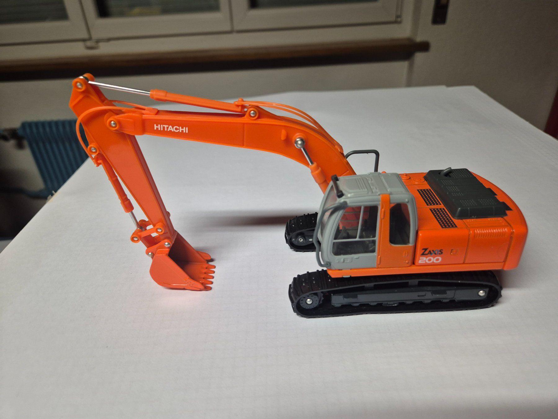 Kit di modellismo & Modellini statici: HITACHI  ZAXIS  200 – Usato da Moutier venduto da cat365