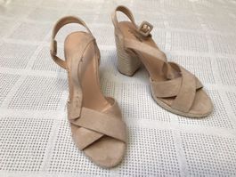 Letzte Gelegenheit:  Sandaletten beige Grösse 40