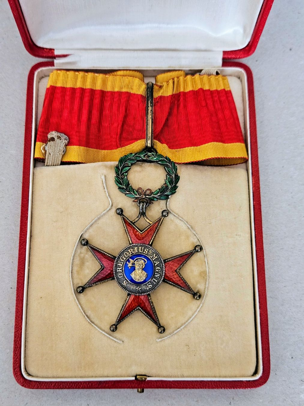 Medaglie: St. Gregorius-Orden, Kommandeurkreuz – Usato da Lugano venduto da Numisartes