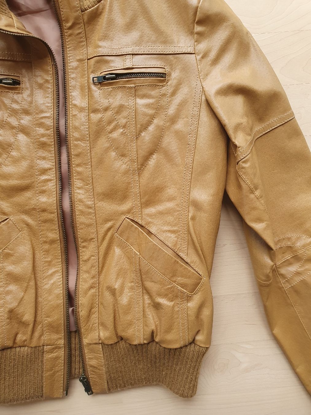 Vila Jacken: Lederjacke – Neu (gemäss Beschreibung) aus Zürich von nadiialivia 3