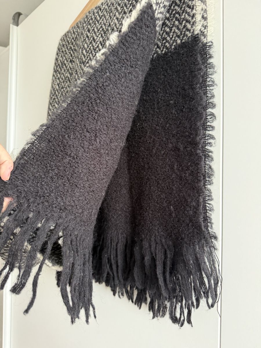 Annette Görtz Foulard & Sciarpe: Annette Görtz Schal – Usato da Buchs AG venduto da MiWeFe17 2