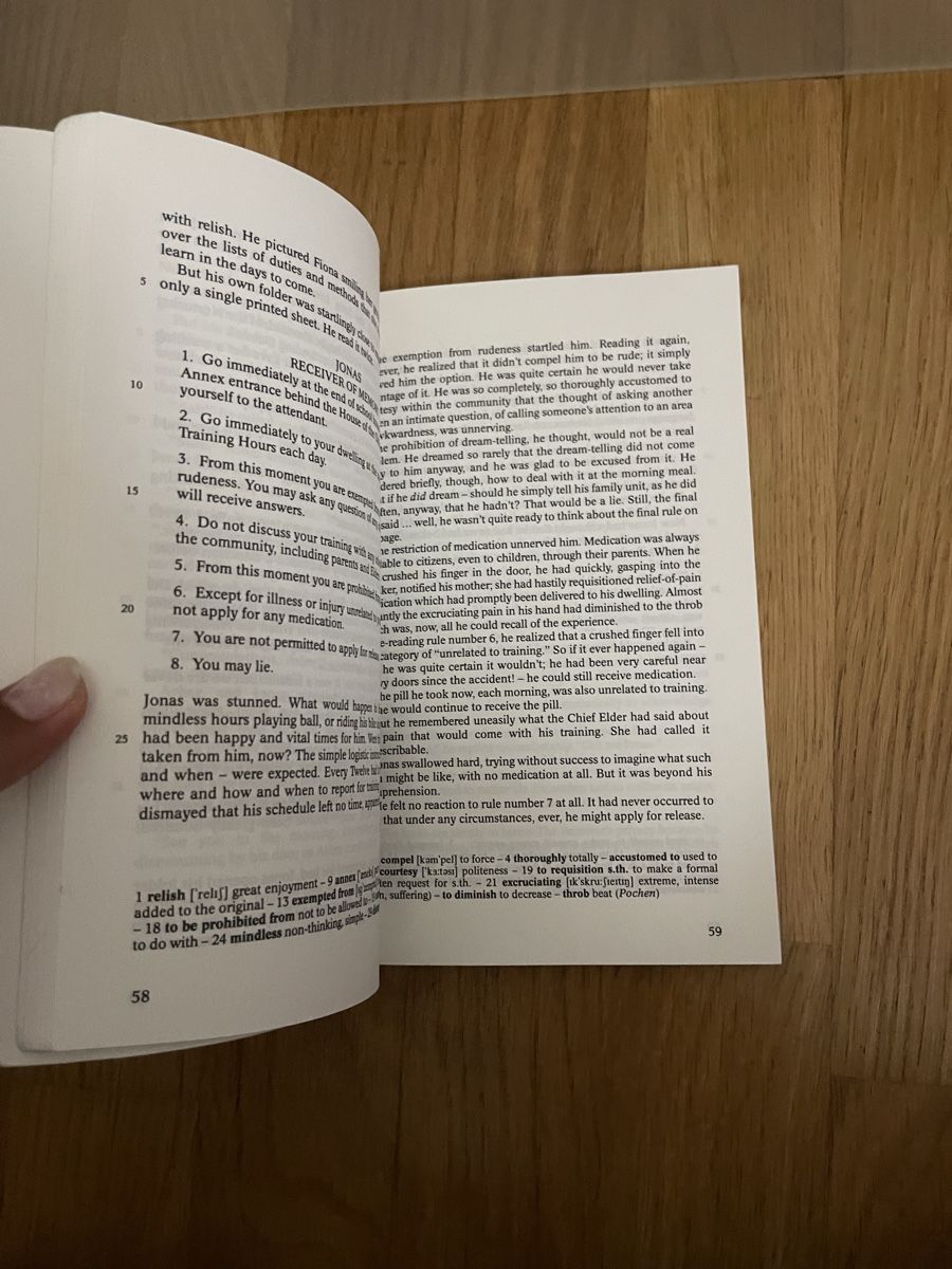 Libri: The Giver von Lois Lowry – Usato da Zürich venduto da estela22 1