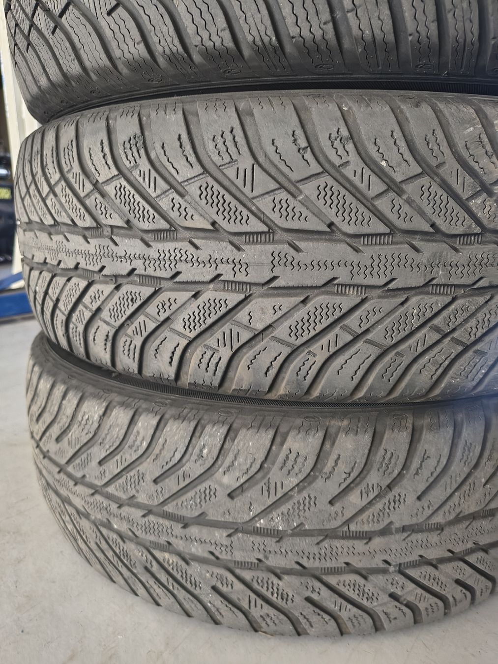 Pneus & Kompletträder: Cooper Satz Winter 225/60R18 – Gebraucht aus Volketswil von wrrhx 4