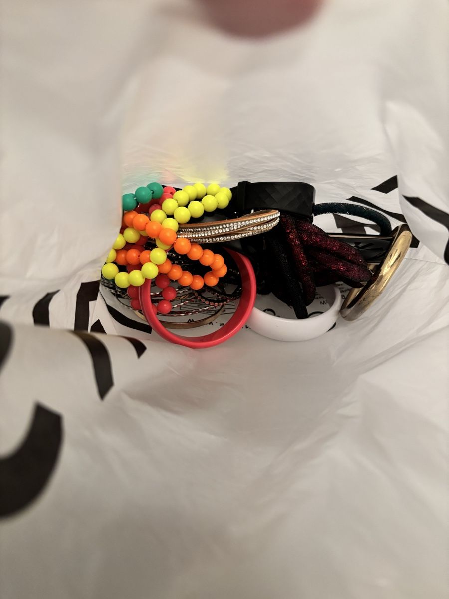 Bracciali & Braccialetti: MYSTERY BOX mit verschiedene Armreifen. – Usato da Aesch BL venduto da Jelu20 1