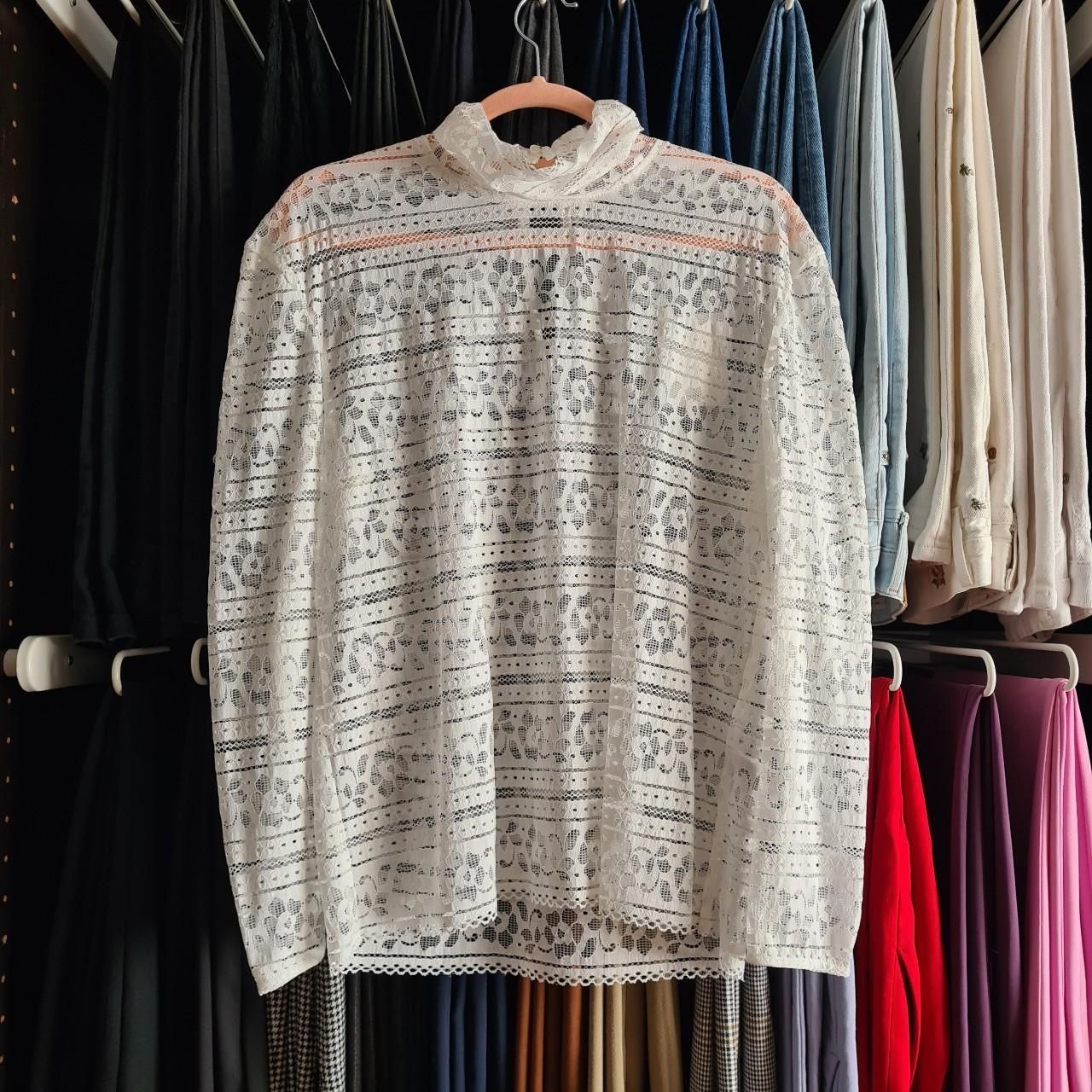 Sandro Camicette: Sandro Bluse Weiss Spitze – Nuovo e nell'imballaggio originale da Emmen venduto da mak31